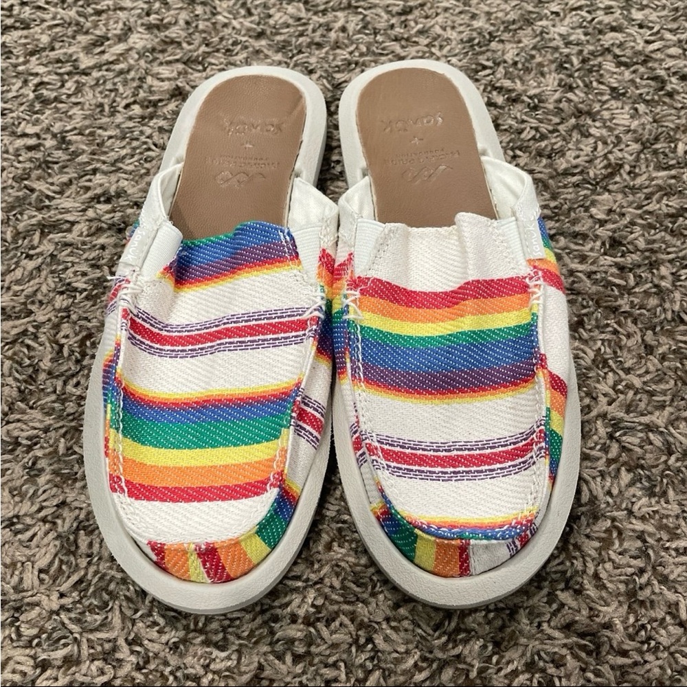 sanuk we got your back pride slip on shoes women’s size 7